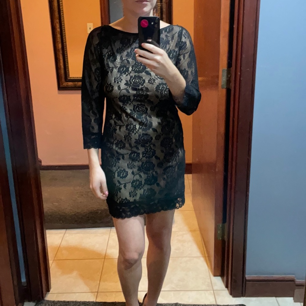Backless lace very mini dress